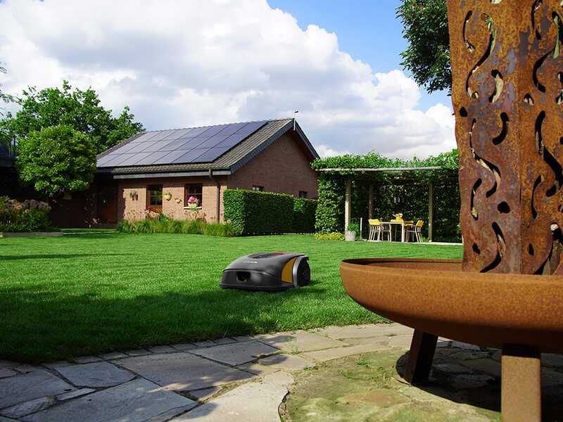 Stiga A 5000 - Robotic Lawn Mower - With two 5 Ah E-Power batteries