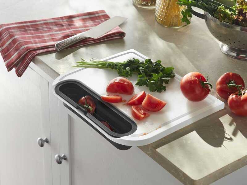 Weber Cutting Board with Collection Container