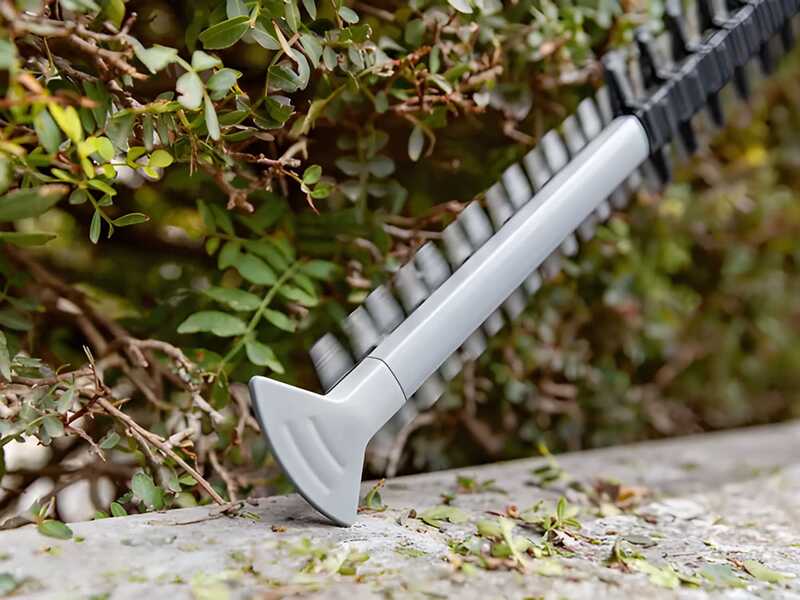 Bosch Professional GHE 18V-60 - battery-powered hedge trimmer - without battery and battery charger