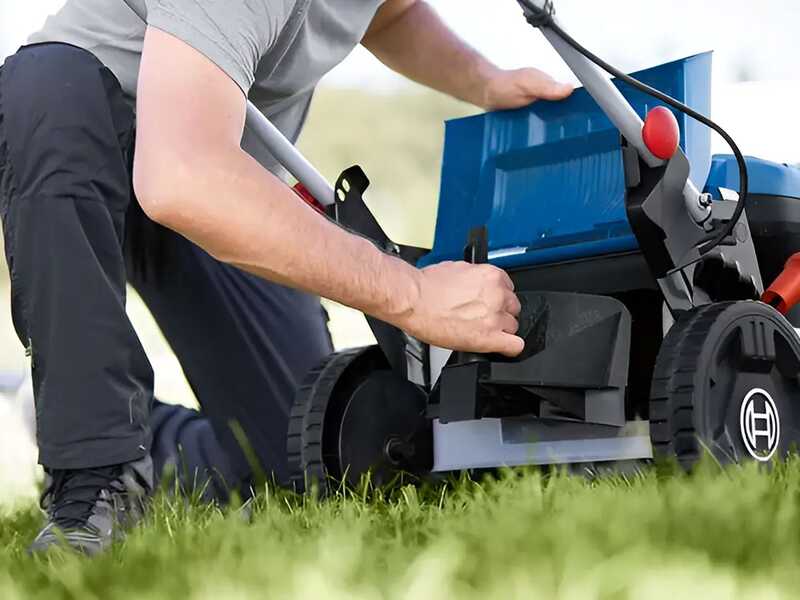 Bosch GRA 18V2-46 Professional - Cordless Lawn Mower - 2x18V 8Ah - 46 cm Cutting Width