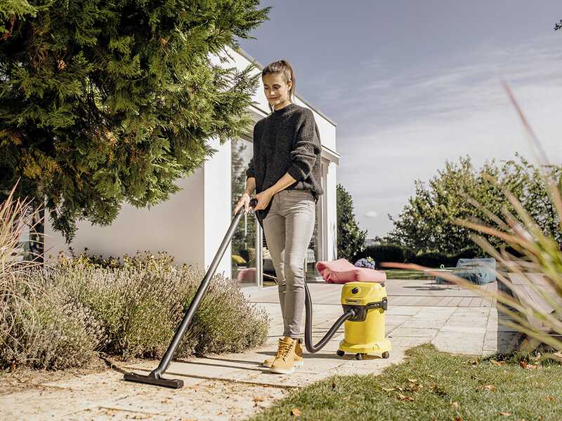 Karcher WD 3 V-19/4/20 - Wet and Dry Vacuum Cleaner - 19-litre Plastic Drum