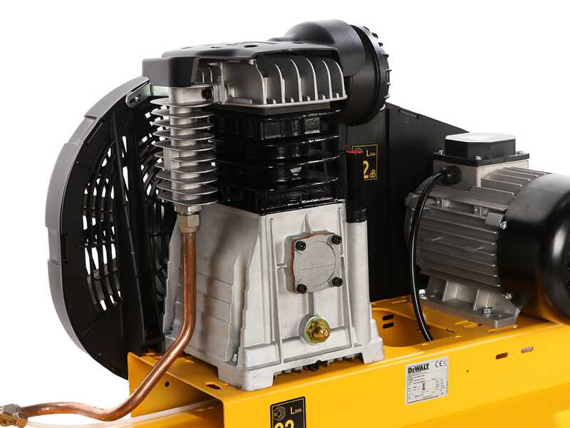 DeWalt DXCMB4T200HE - 4 HP electric motor three-phase belt driven air compressor - 200 lt
