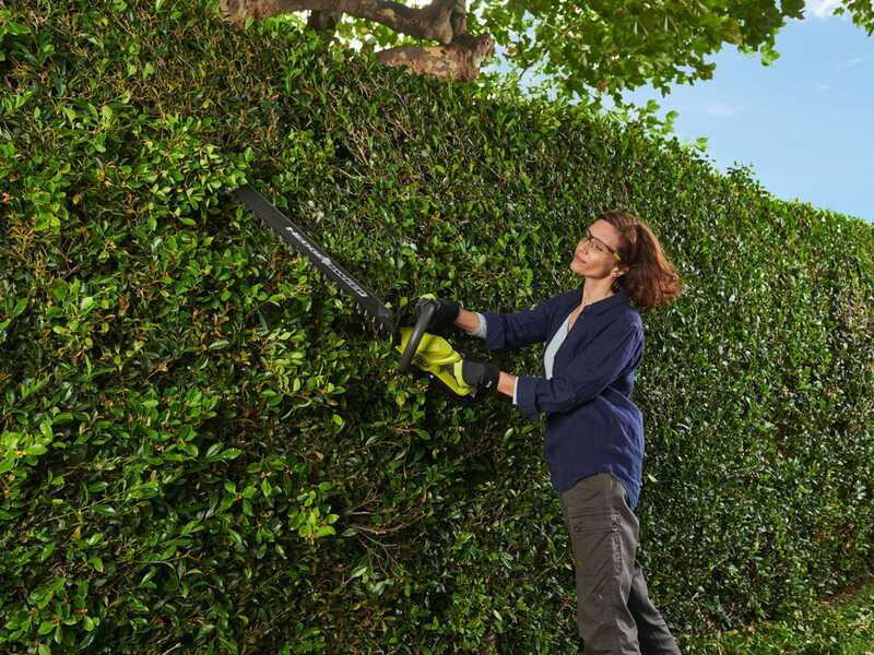 Ryobi RY36HT60A-120 - Battery-powered hedge trimmer - 36V 2Ah - 60 cm blade