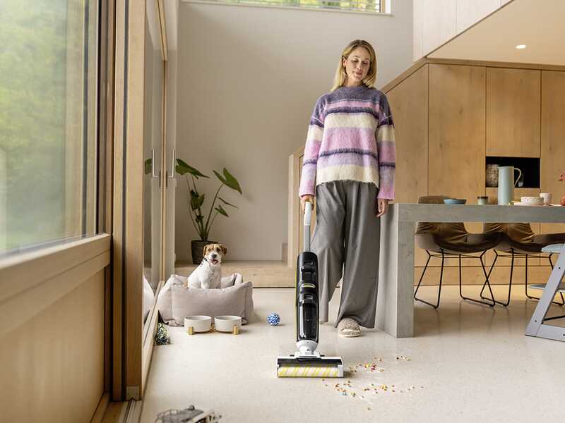 Karcher FCV 4 - Battery-powered floor cleaner - 3 in 1: washes, dries and vacuums