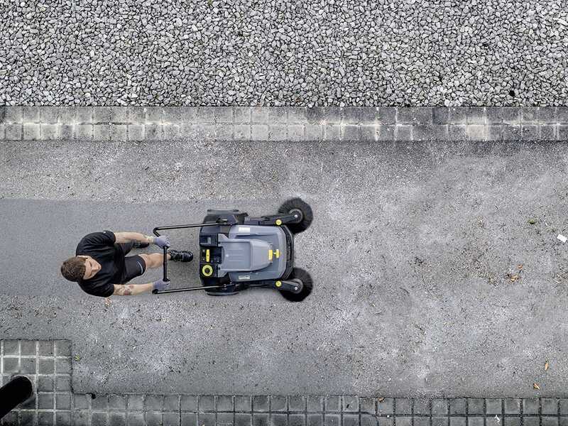 Karcher KM 70/30 C Bp 2SB - Battery-powered sweeper with collection basket - WITHOUT BATTERY AND CHARGER