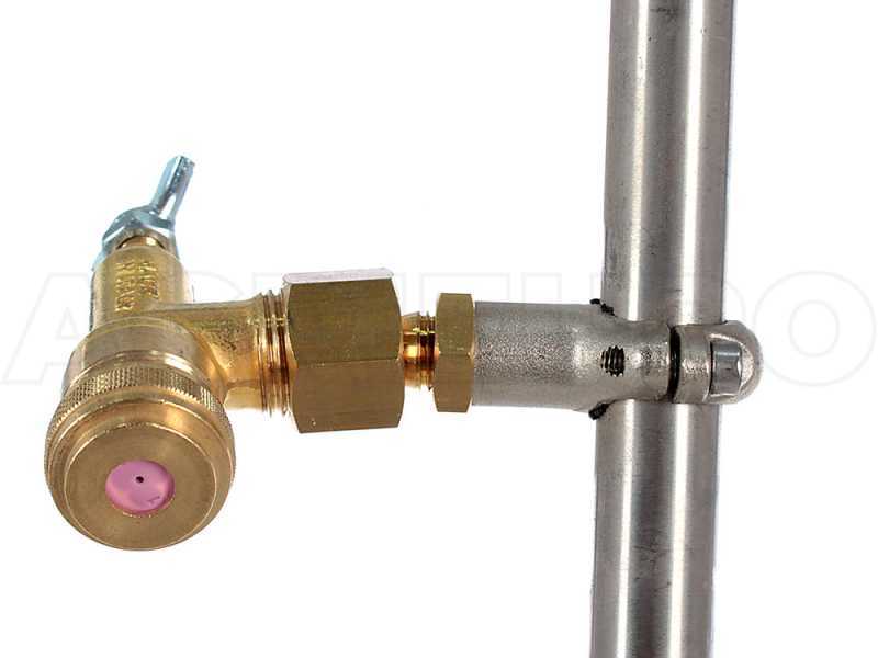 Pair of stainless steel spray booms with 3 + 3 brass conical nozzles