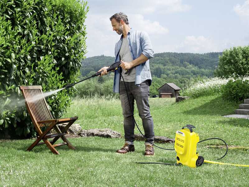 Karcher K3 Compact Home Cold Water Pressure Washer - 120 Mbar