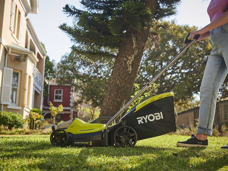 RYOBI OLM1833B - 18V/4Ah Battery-powered Lawn Mower - 33 cm Cutting Width