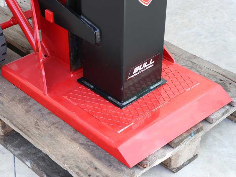 Ceccato BULL SPLT13.11 13 Tons Tractor-mounted Vertical Log Splitter - 1100 mm Piston Stroke