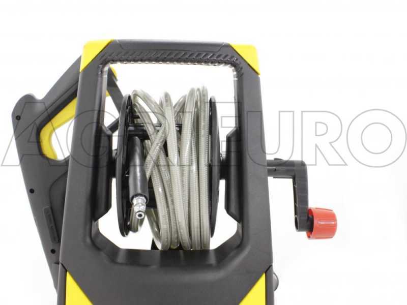Stanley SXPW19E pressure washer - sturdy and compact - 130 bar max.