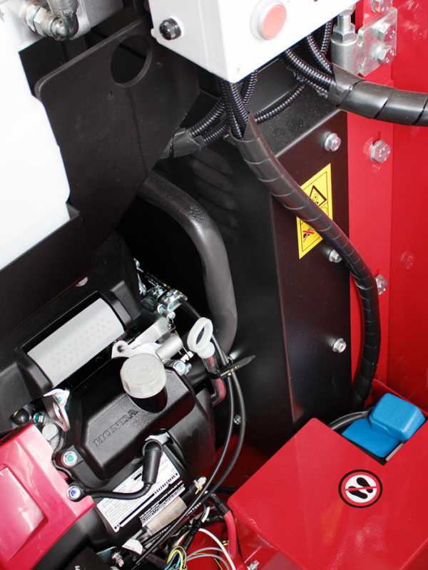 Ceccato Triton Mega Monster - Professional wheeled garden shredder - Honda GX690 engine