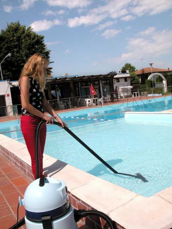 Lavor Swimmy - vacuum cleaner for pools, ponds, solids and liquids