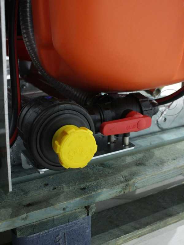 TORNADO UN400/96/800 - Tractor-Mounted Mist Blower for Spraying