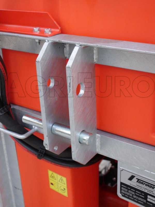 TORNADO UN600/96/800 - Tractor-Mounted Mist Blower for Spraying