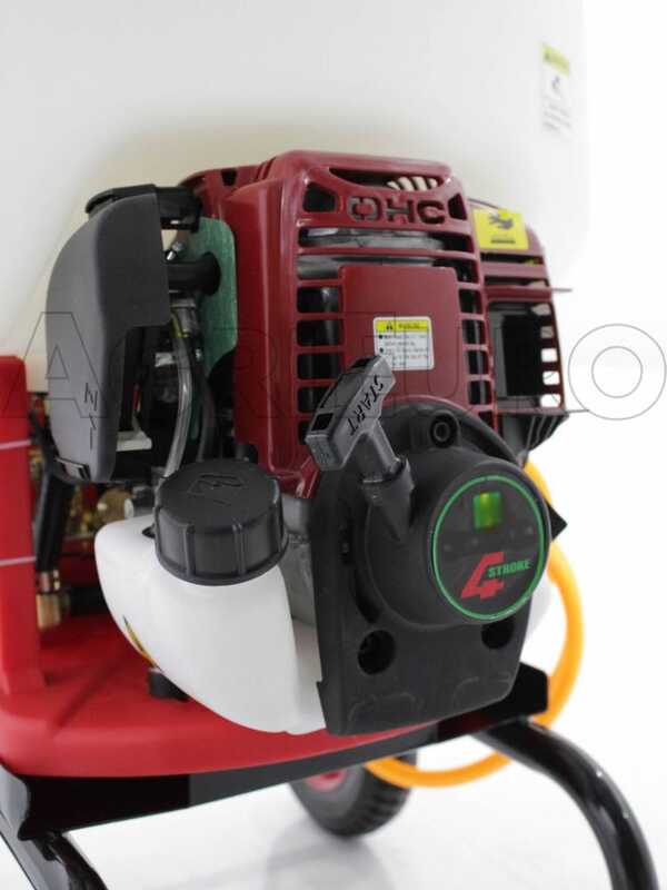 GeoTech SP 300 4T - Petrol Sprayer Pump - Shoulder Strap +Trolley - 4-stroke Petrol 