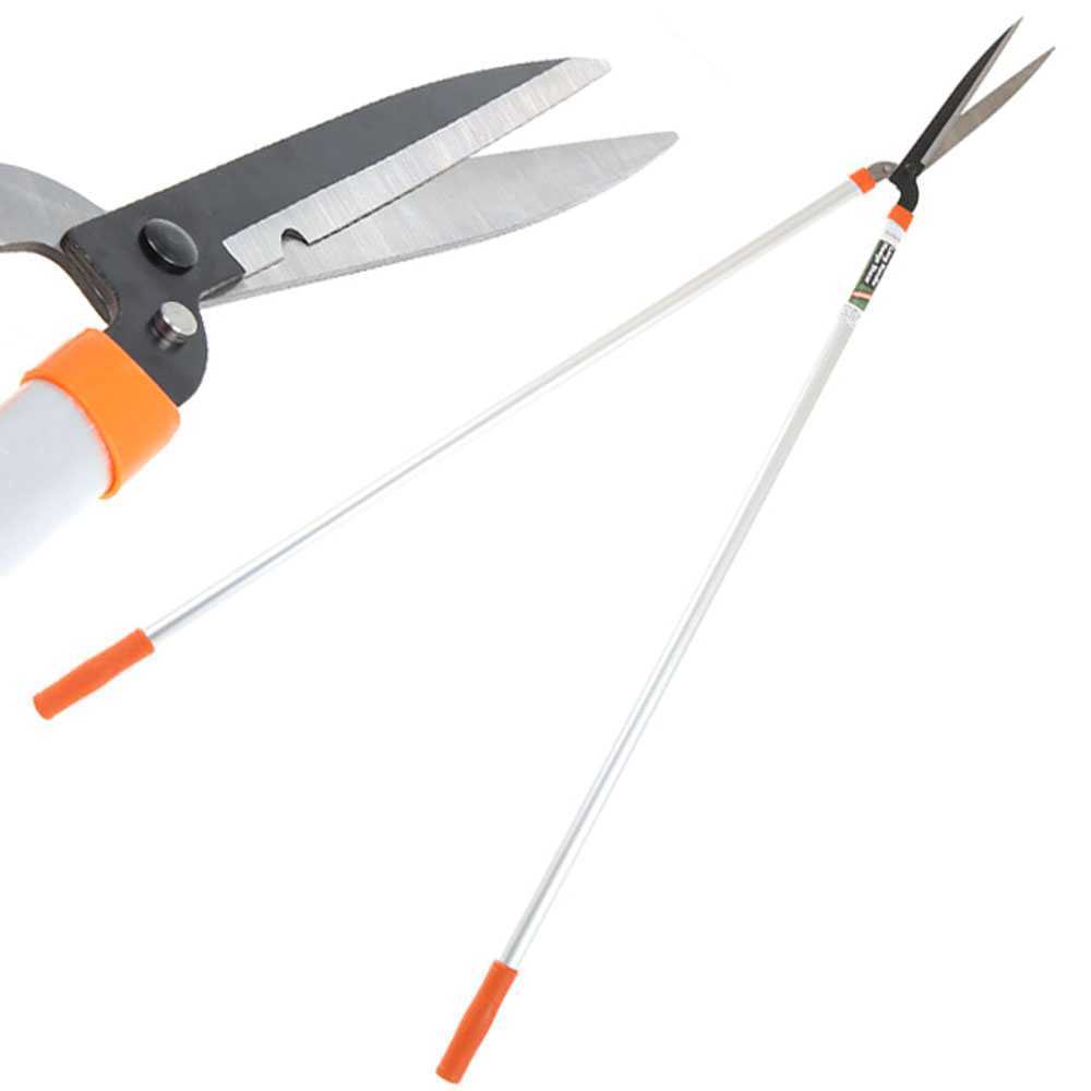 Image of Long-reach manual hedge trimmer