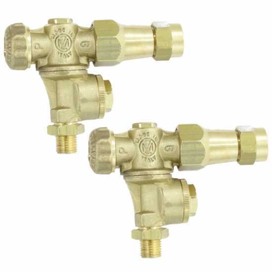 Pair of no drip double jets for sprayers