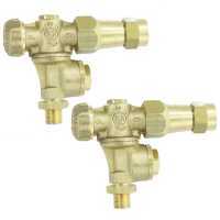 Pair of no drip double jets for sprayers